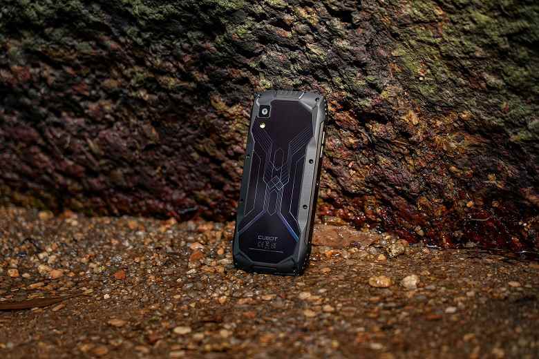 Küçük kasa, 4,5 inç, özgün tasarım, NFC ve yıkılmaz performans - 120 dolara.  KingKong Mini 3 17 Ekim'de çıkıyor