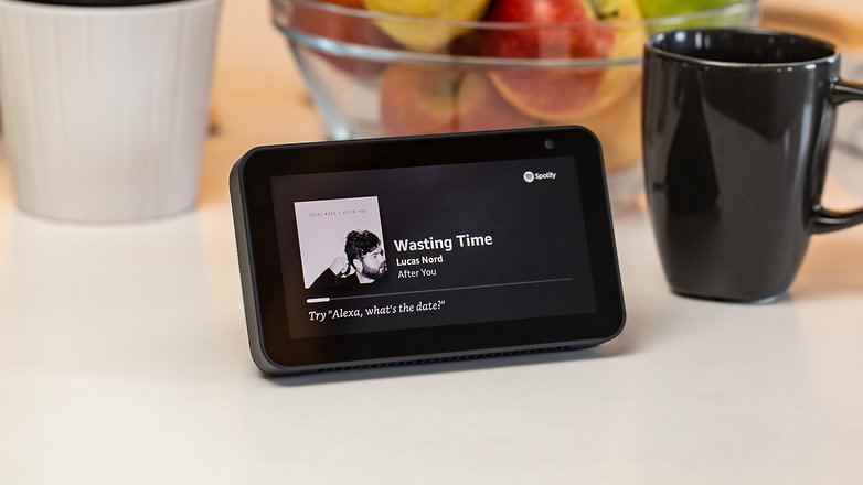 Amazon Echo Show 5 önden görünüm