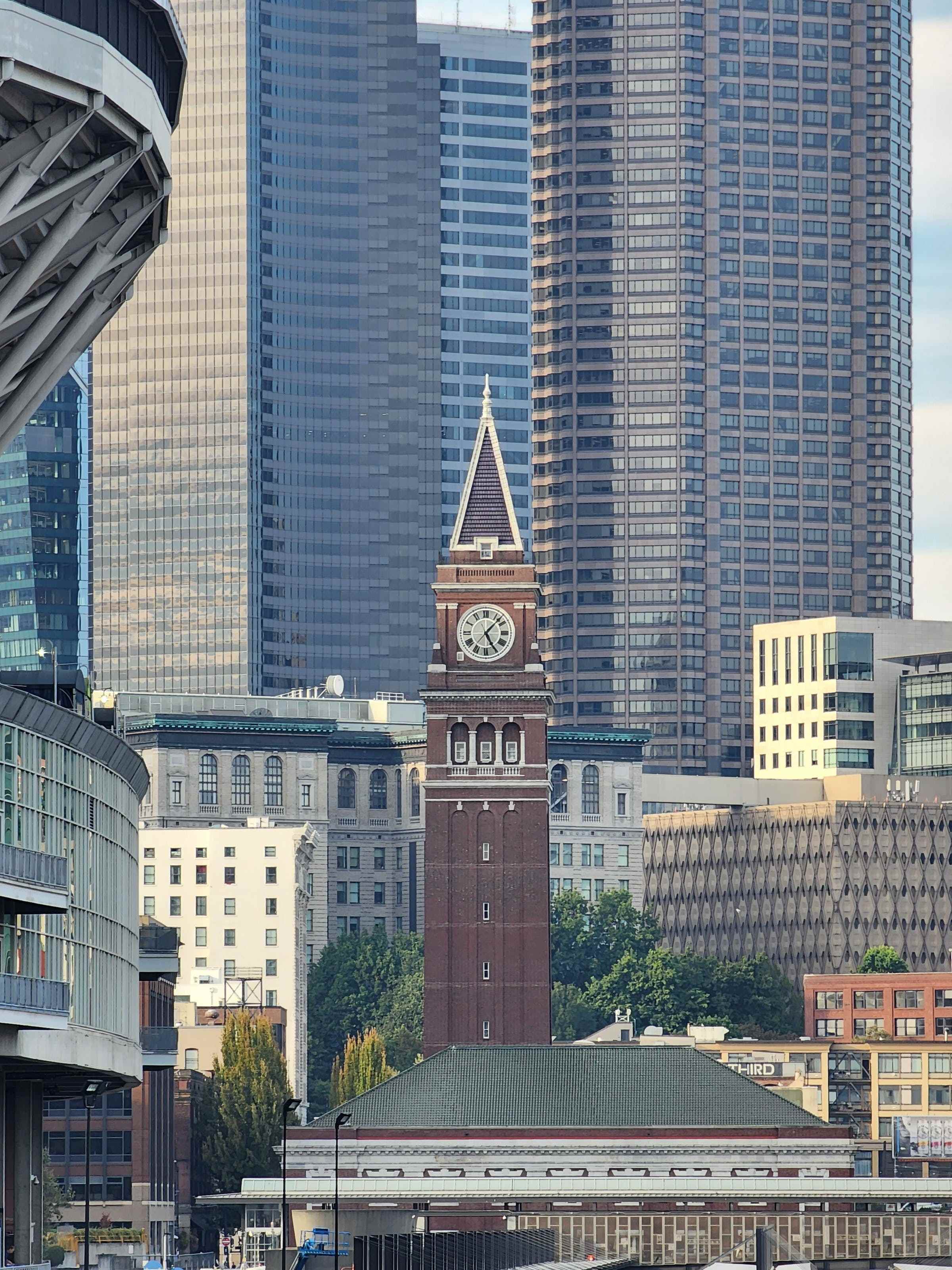 Elliott Bay ve Puget Sound üzerinden stadyumdan görüntüleyin.