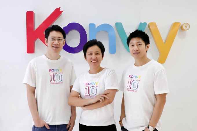 Konvy'nin kurucuları Leon Huang, Pornsuda Vangvidhayakul ve QingHui Huang
