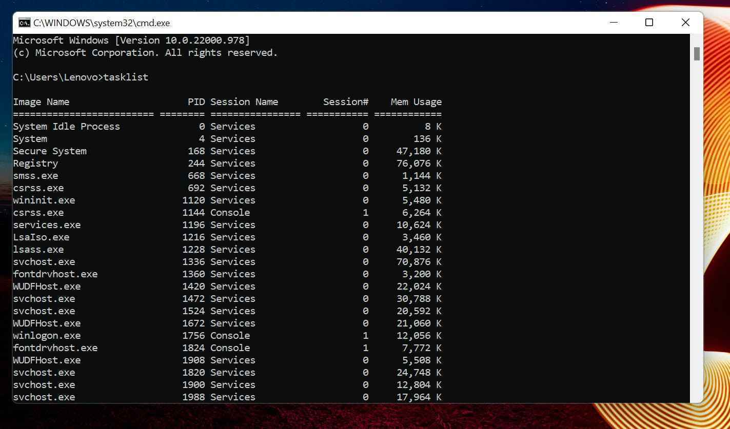 Windows 11'de çalışan programların listesini gösteren Terminal'in ekran görüntüsü.