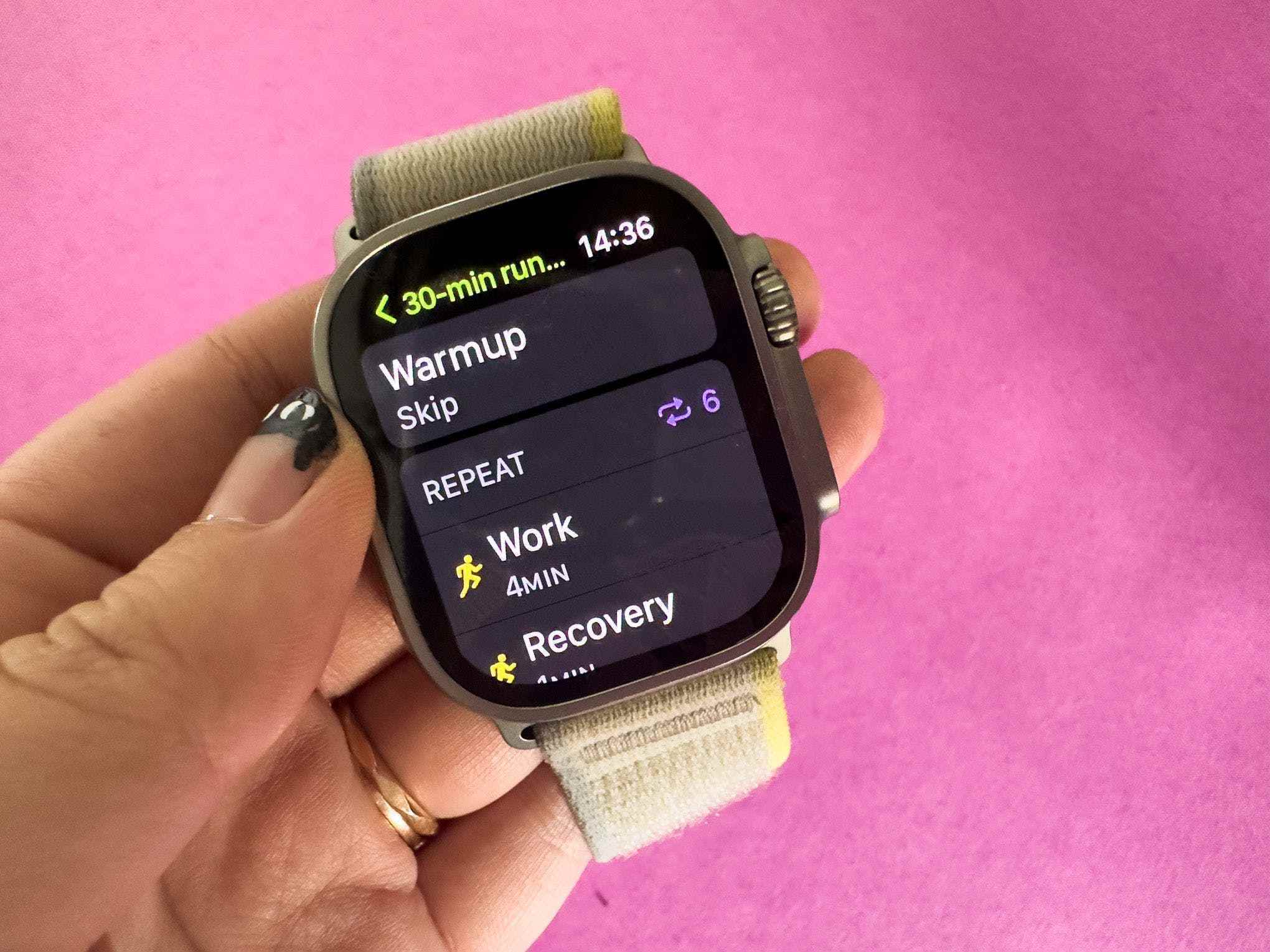 Apple Watch Ultra'da Özel Aralıklı egzersiz ekranı