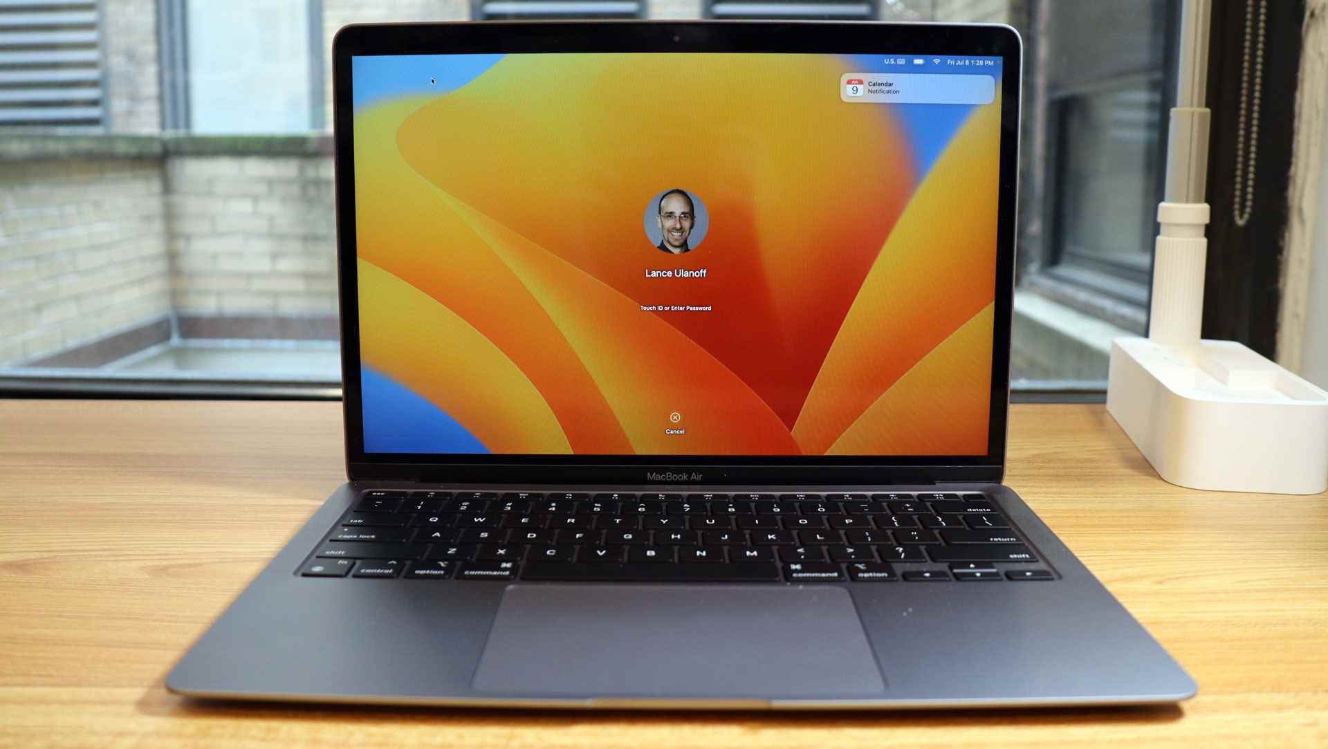 MacBook Air M1 açık tam