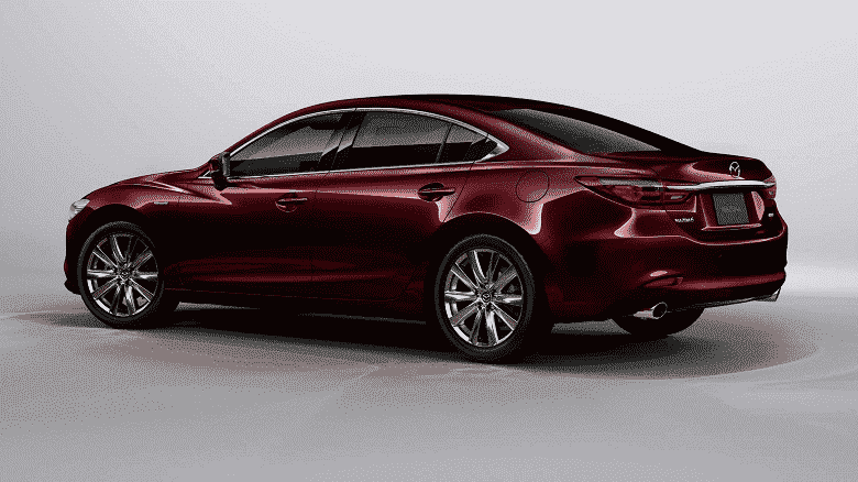 Yeni Mazda 6 görücüye çıktı.Fiyatları şimdiden açıklandı