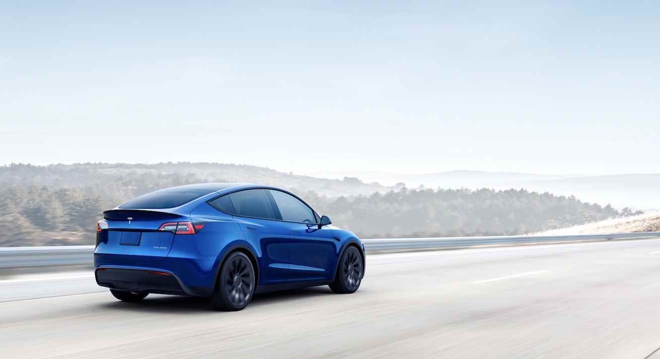 Tesla Model Y sürüş dinamikleri incelemesi