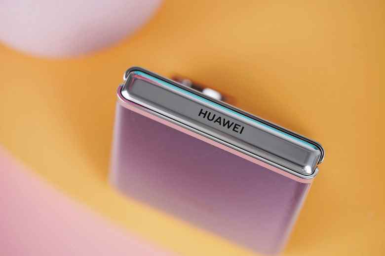 Canlı fotoğraflarda her yönden gösterilen en çok satan Huawei Pocket S