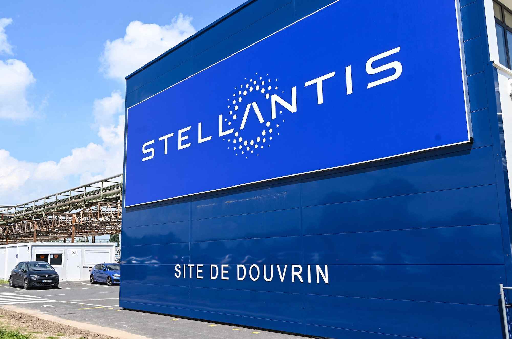 Stellantis otomobil üreticisi yazılımı