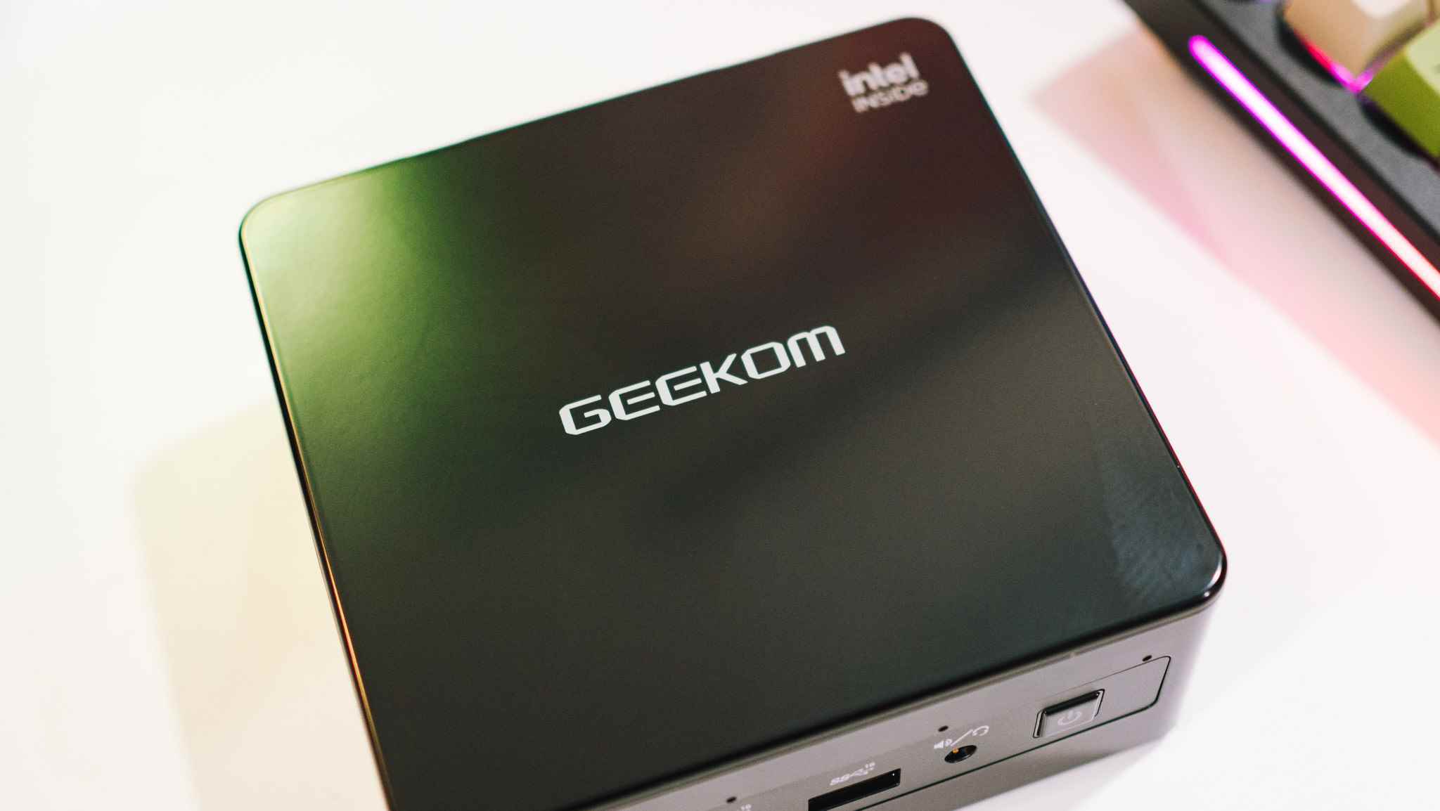 Geekom Mini IT8 incelemesi