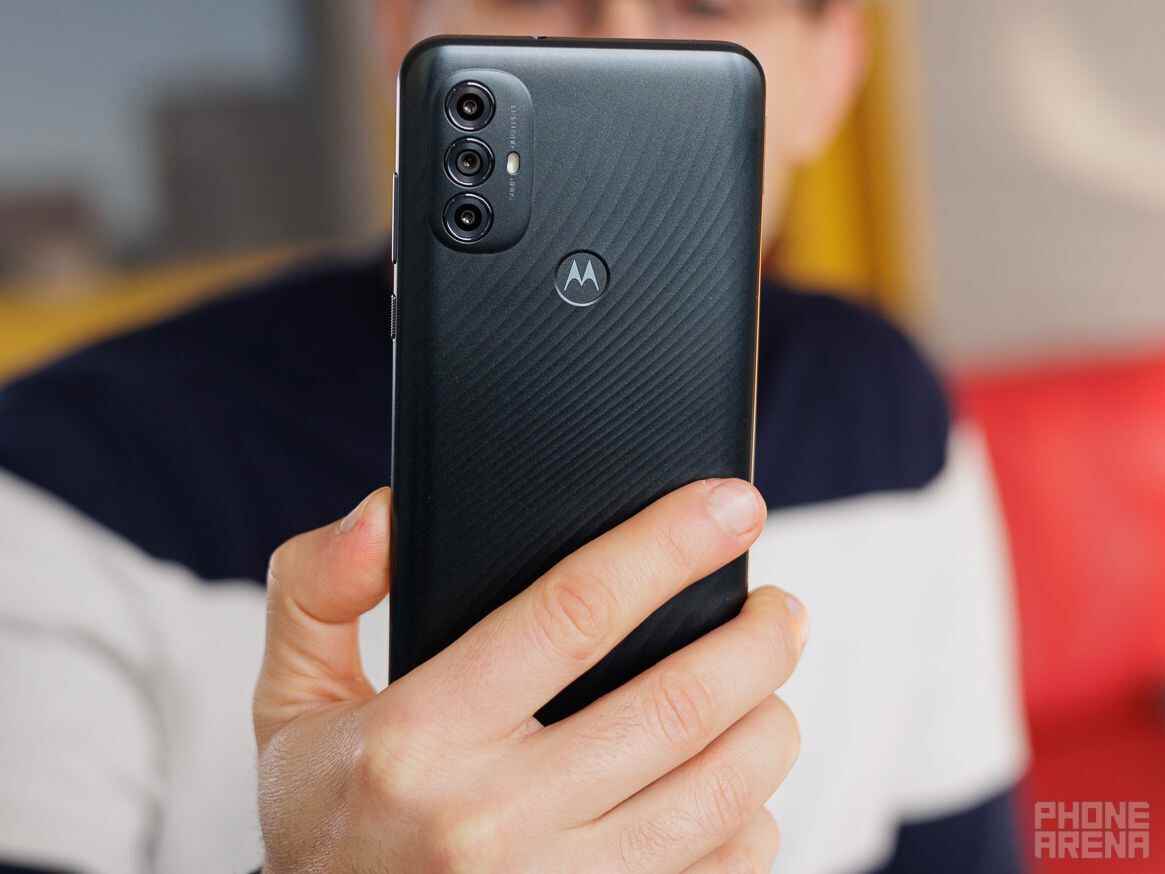 2022'den Moto G Power, G serisinin en yeni telefonu.  - Moto G13 ve G23, 5.000 mAh pile ve FCC sertifikasına göre hızlı şarj özelliğine sahiptir