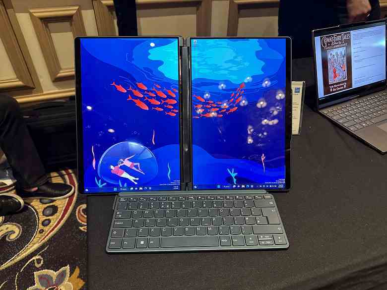 Lenovo, iki ekranlı ve yerleşik klavyesi olmayan bir YogaBook 9i dizüstü bilgisayarı 2.100 $'a hazırlıyor