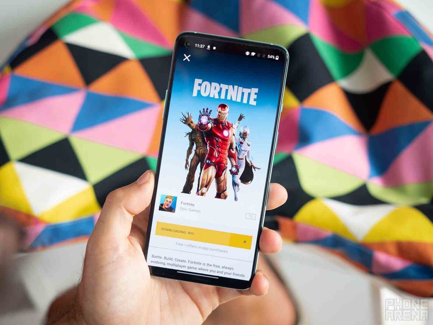 Yasal savaşlara rağmen, Fortnite Android'de hala mevcut, ancak Play Store'un dışından.  - Hala iPhone'da Fortnite oynuyorsanız, fırsatınız varken V-papellerinizi harcamak isteyebilirsiniz.