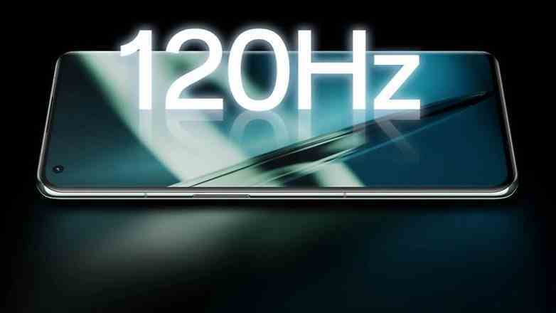 OnePlus 11'in 6.7 inçlik ekranını görüyoruz.