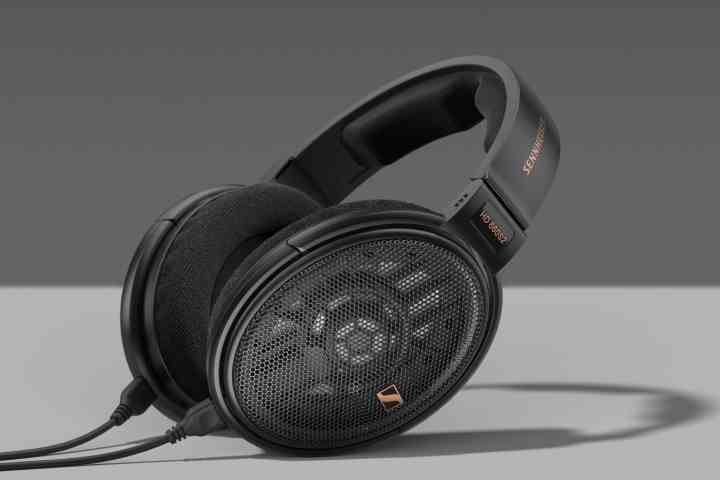 Sennheiser HD 660S2 arkası açık kulaklık.