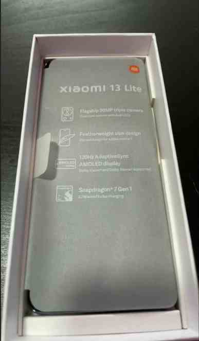 Ekran, Dinamik Ada ve Snapdragon 7 Gen 1'i kesti. Xiaomi 13 Lite'ın canlı fotoğrafları ve teknik özellikleri