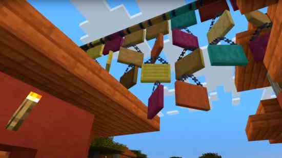 Minecraft asılı tabelalar, bir köyün üzerinde kiraz kuşu kullandı