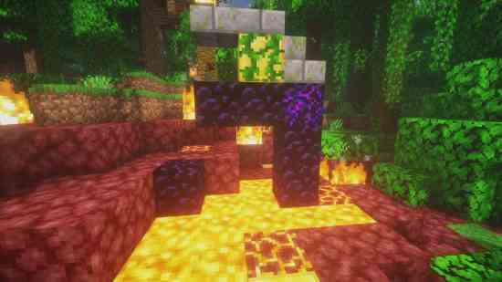 Ormanda bir Minecraft mahvolmuş portal