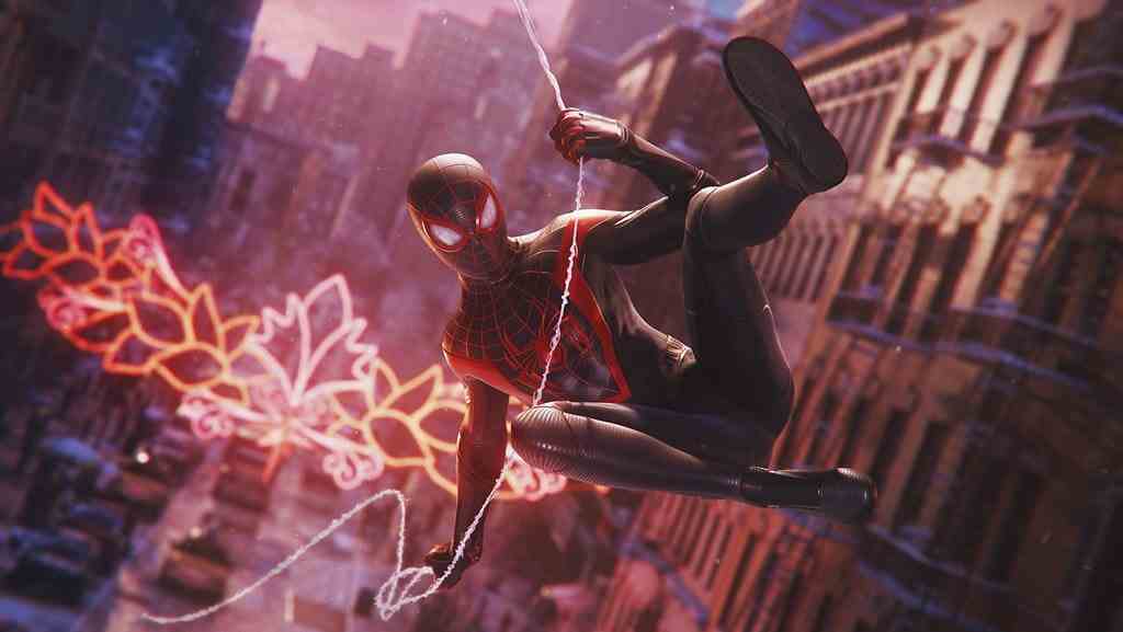 Örümcek Adam Miles Morales NYC'de sallanıyor