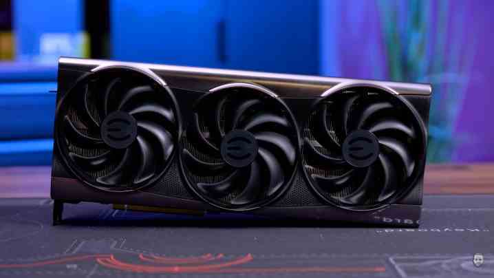 EVGA'nın prototip RTX 4090 grafik kartı.