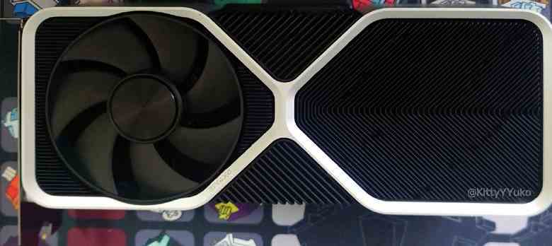 Halkın GeForce RTX 40 serisi ekran kartı mı olacak?  RTX 4060'ın ilk fotoğrafları Web'de ortaya çıktı