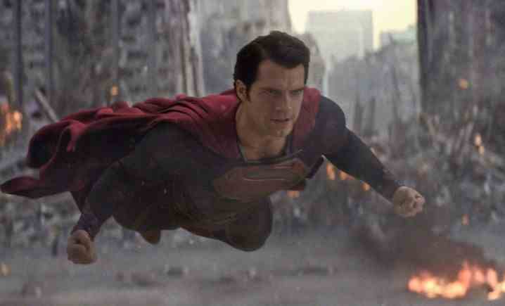 Superman, Man of Steel'de yatıyor.