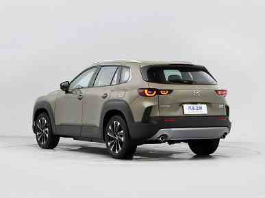 Mazda CX-5'ten daha büyük ve daha modern, ancak analog bir gösterge paneli ve doğal emişli motorlara sahip.  Mazda CX-50 üretimi Çin'de başlıyor