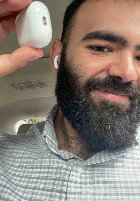 Ribeiro, AirPods Pro 2 kulaklıklarını geri aldıktan sonra - AirPods Pro 2 hırsızlığının kurbanı, ustaca bir hareketle kulaklıklarını geri almaya çalışıyor