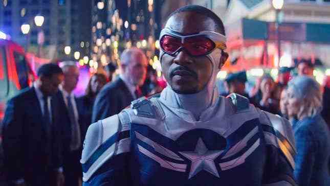 Anthony Mackie'nin Süper Gizli Süper Kahraman Senaryo Protokolü başlıklı makale için resim