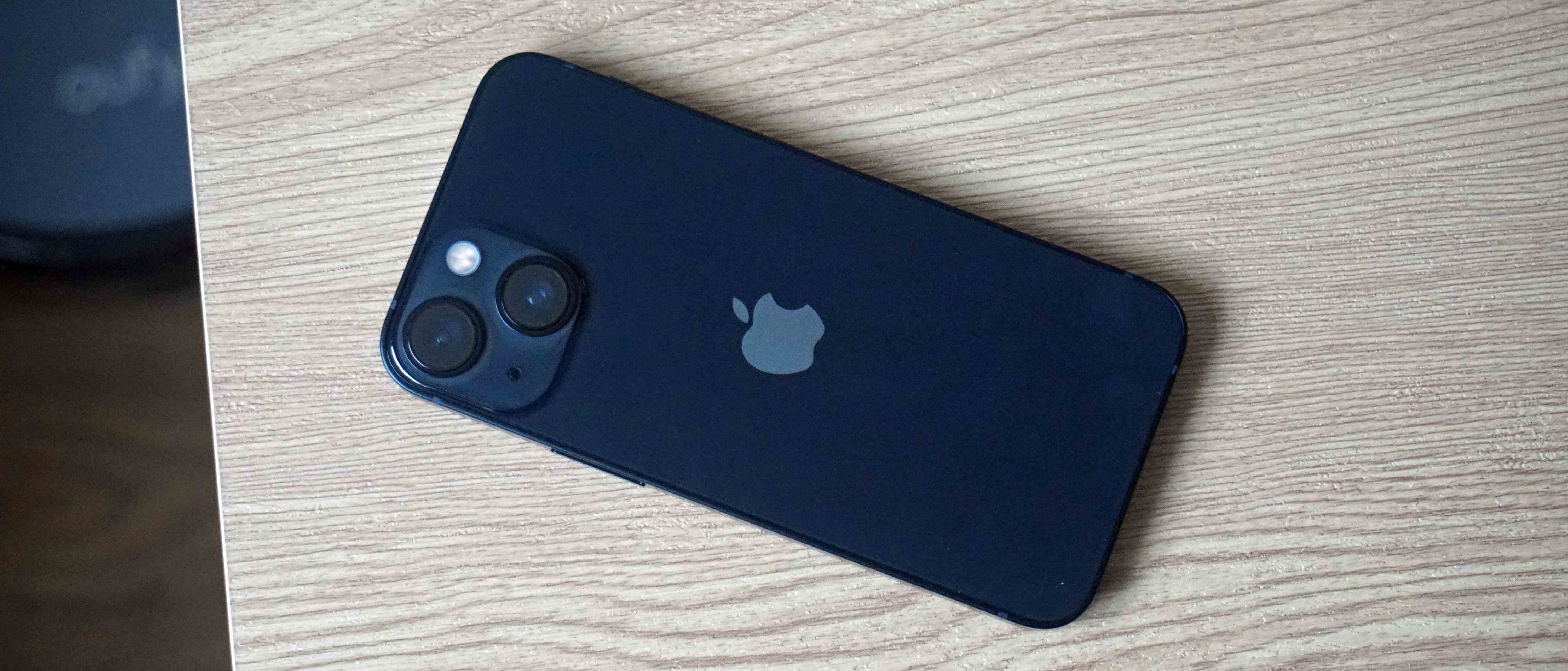 iPhone 13 küçük