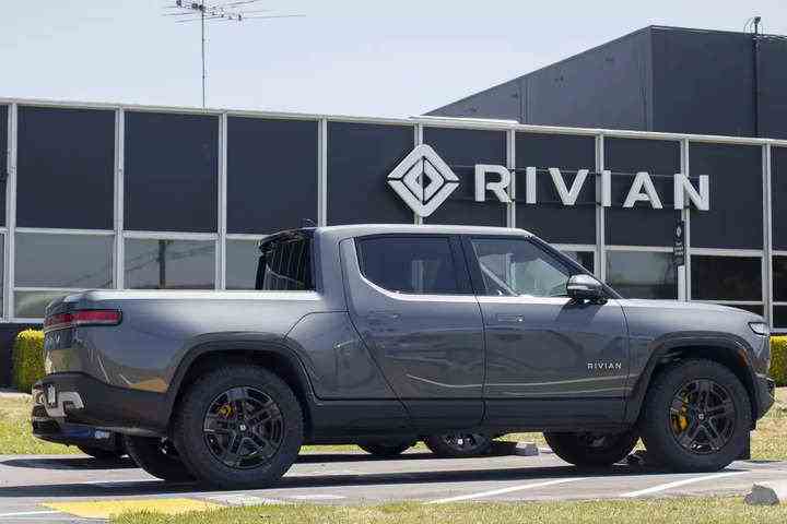 Rivian, sermayeyi desteklemek için 1,3 milyar dolarlık tahvil satmayı planlıyor, hisseler düşüyor