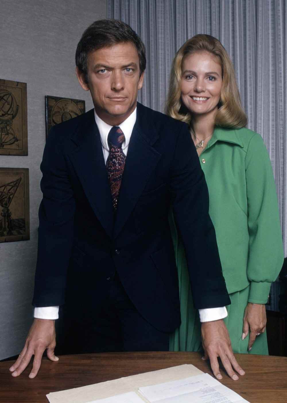 The New Perry Mason'dan Monte Markham ve Sharon Acker