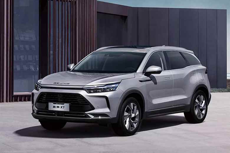 BAIC'den Toyota RAV4 ve Land Cruiser 300'ün analogları Rusya'da görünecek: BAIC X55 ve BAIC BJ60, Avtotor'da toplanacak