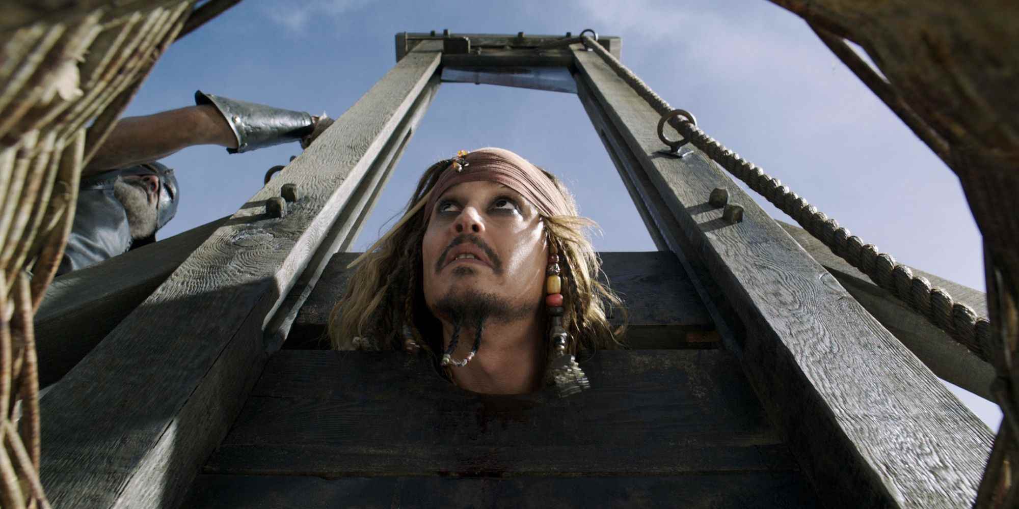 Karayip Korsanları Ölü Adamlar Masal Anlatmaz Jack Sparrow Giyotin