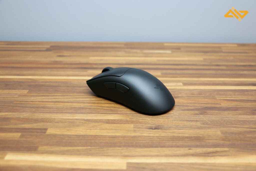 Deathadder V3 yan açısı.