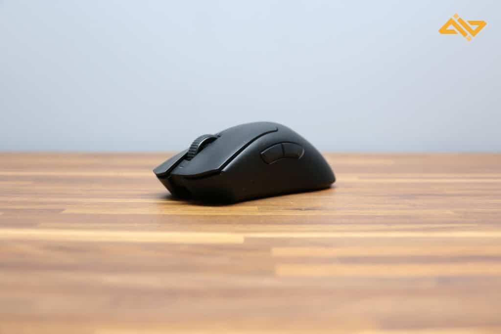 Deathadder V3 yan açısı.