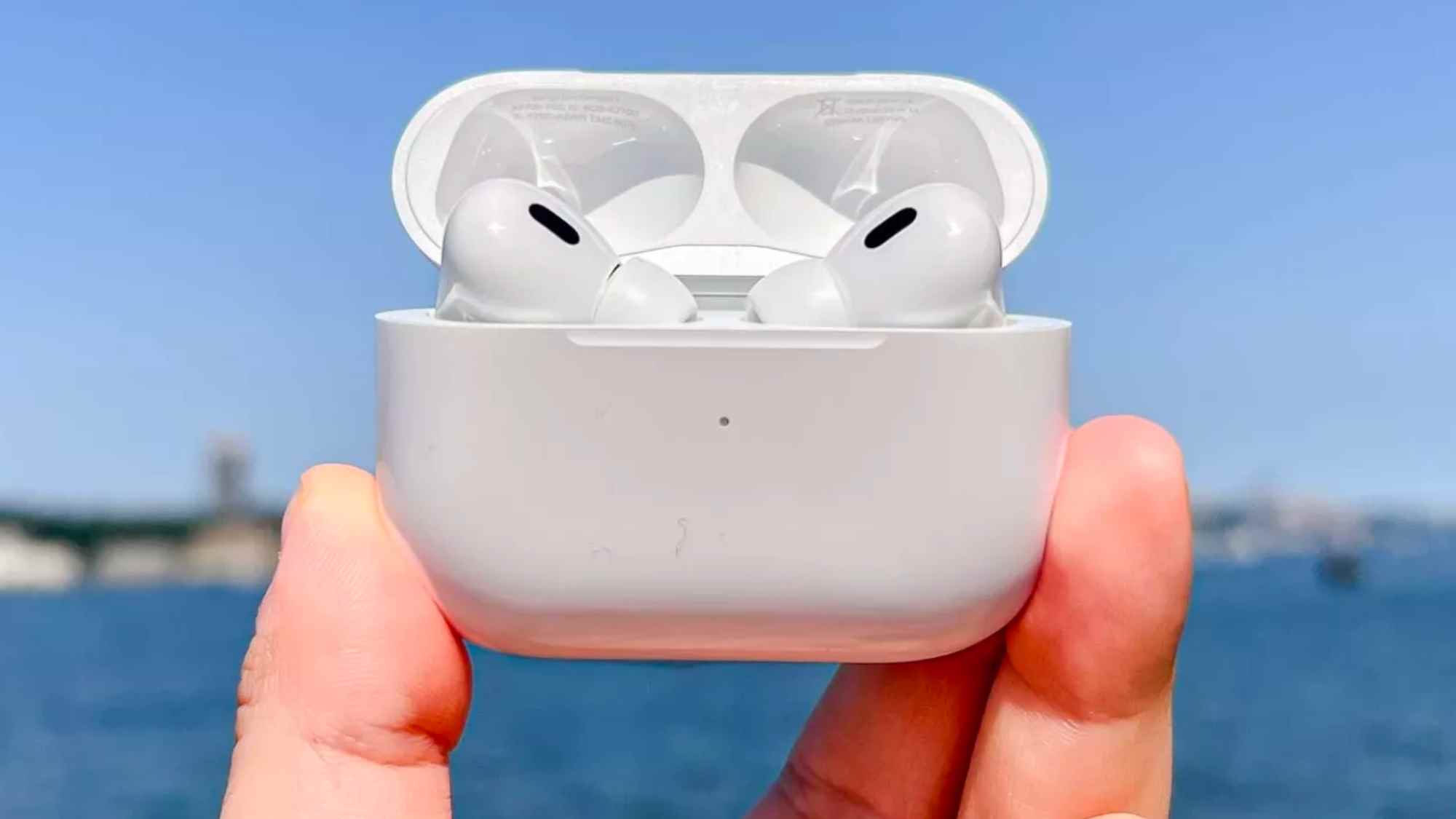 AirPods Pro 2 şarj kutusunda