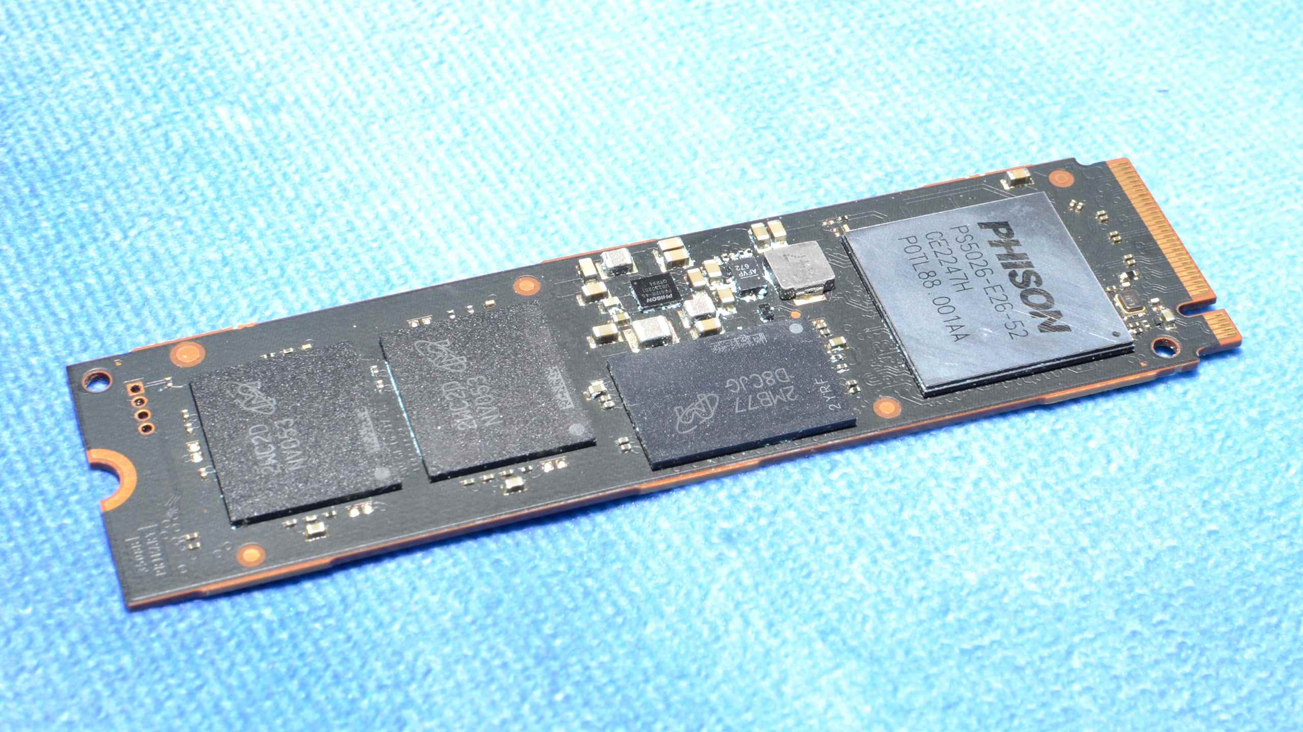 Önemli T700 SSD