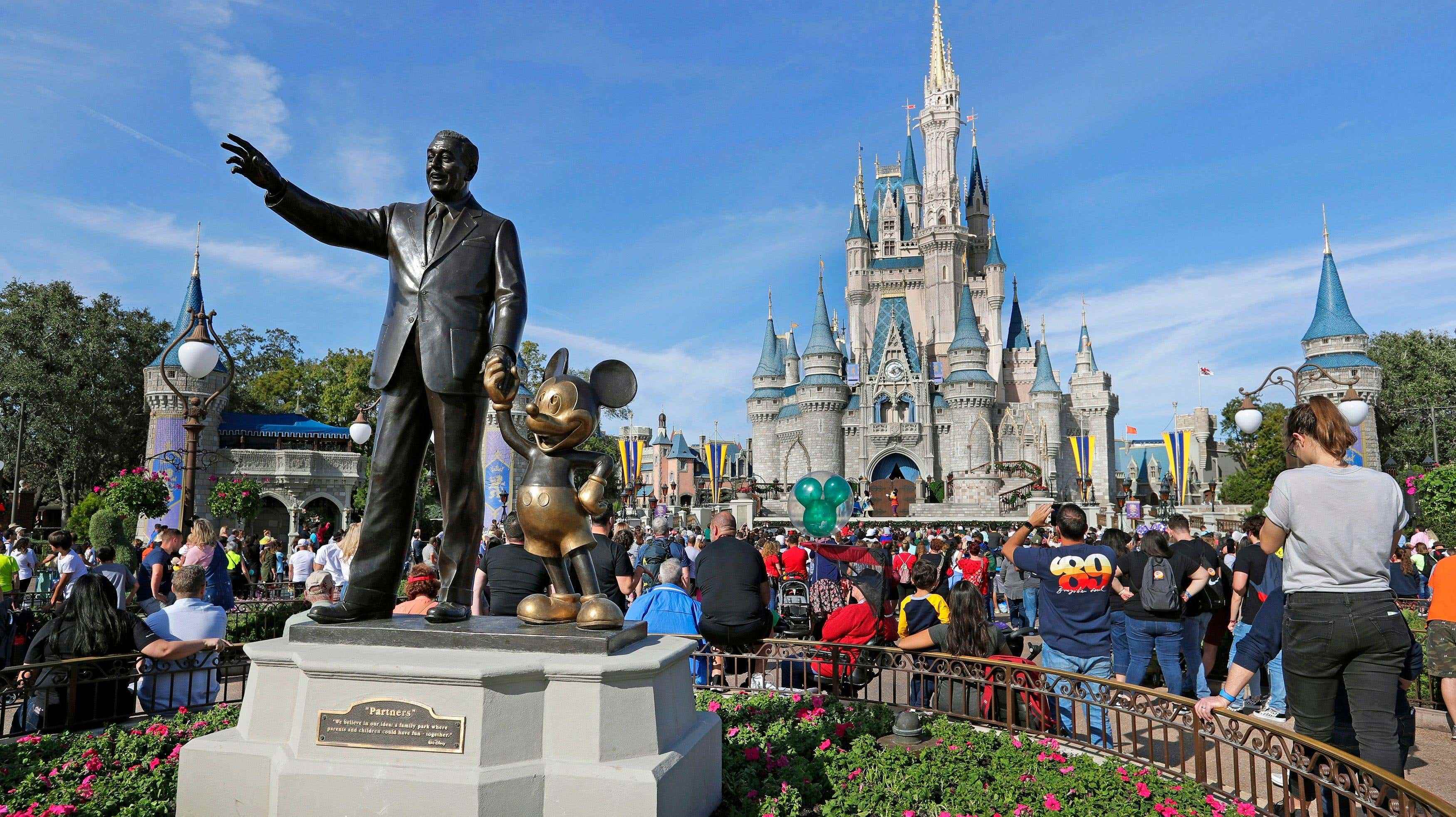 Disney, Florida Valisi Ron DeSantis'e dava açtı