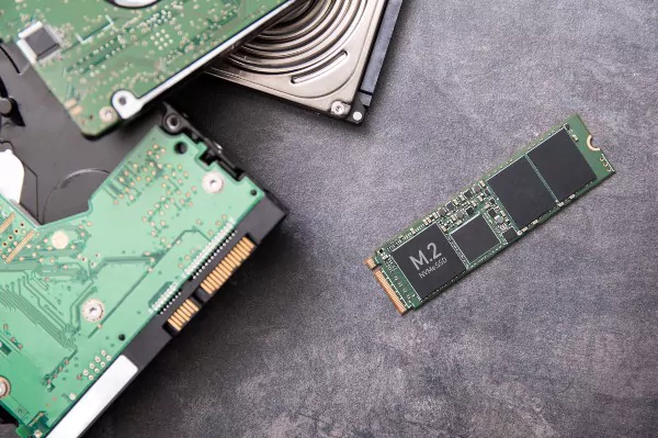 SSD'ler HDD'leri Geçmeye Devam Ediyor, Samsung Üretim ve Satışta Lider Kalıyor