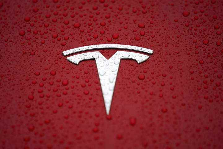 Tesla, AI ticari sırlarını almakla suçlanan bir mühendisle anlaştı