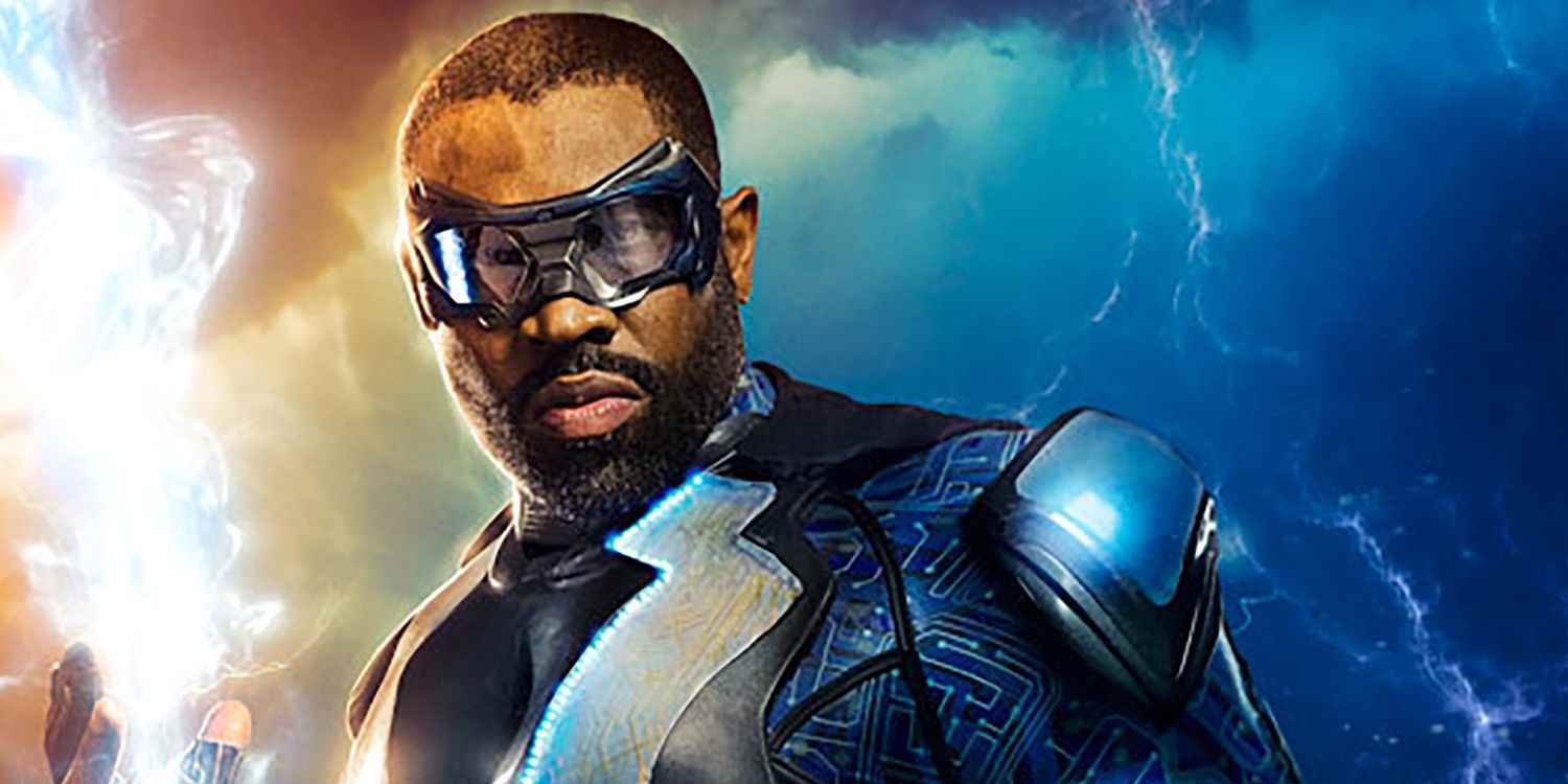 Black Lightning yeni şovu için bir posterde poz veriyor