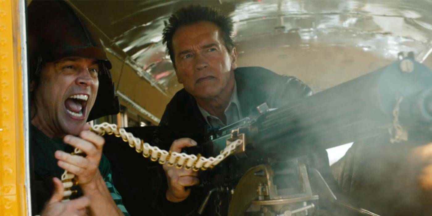 Arnold Schwarzenegger, The Last Stand'da raylı silahla ateş ediyor 