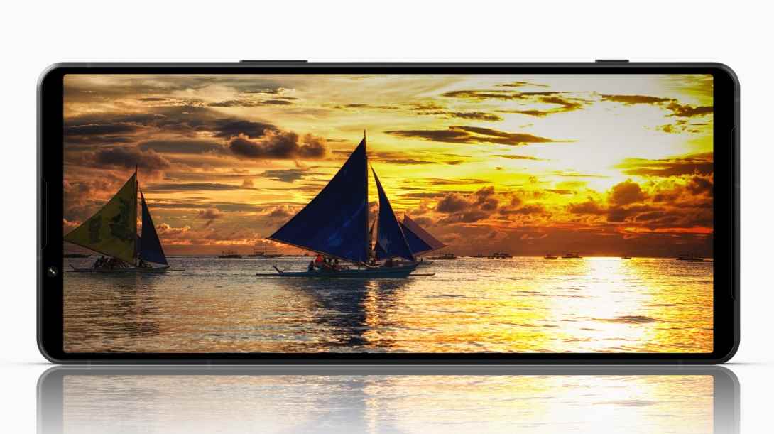 Önden Sony Xperia 1 V