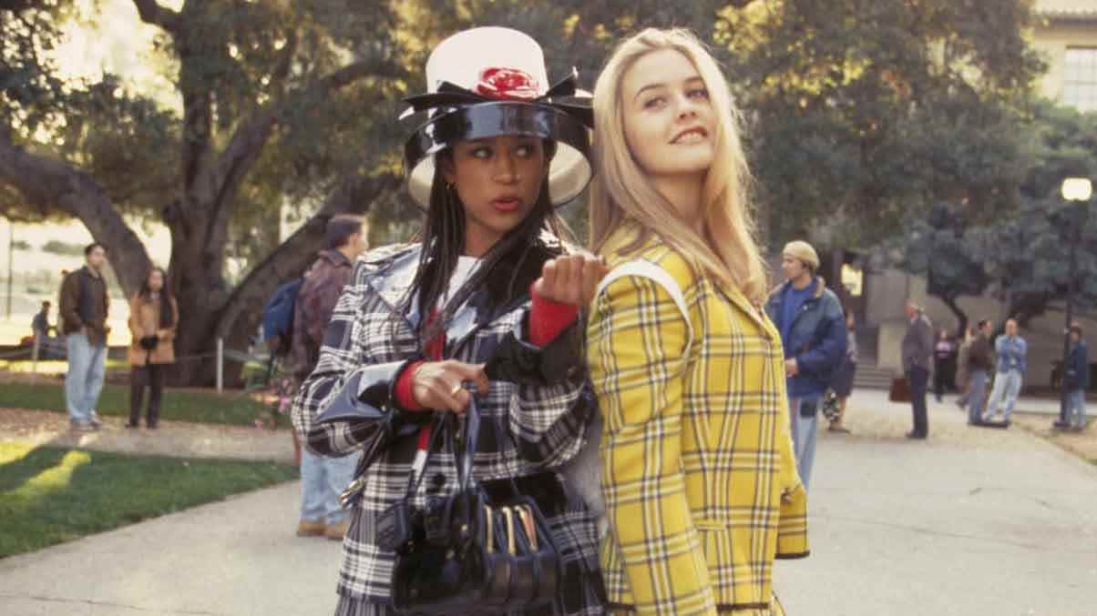 Sokakta duran iki kadının Clueless filminden bir kare