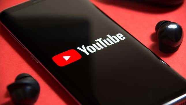 YouTube, Kasım 2018'de Hikayeleri 10.000 kanala yayınladı.