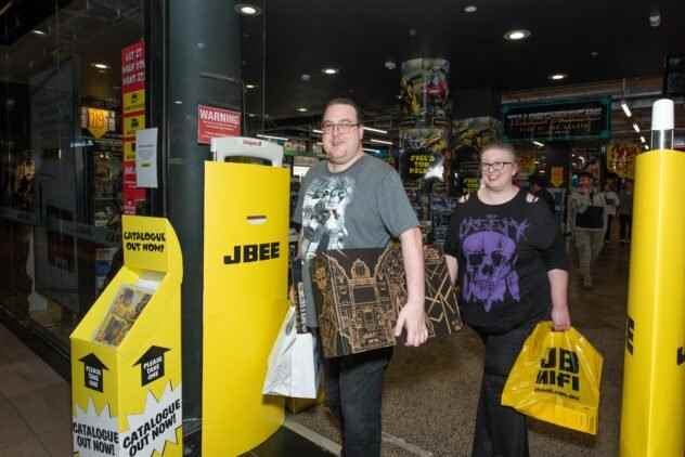 JBEE Transformers Canavarların Yükselişi JB Hi-fi