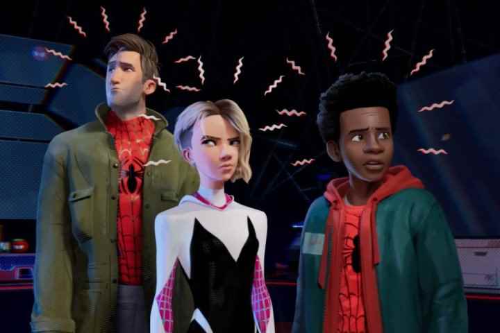 Örümcek Adamlar, Into the Spider-Verse'de savaşa hazır görünüyor.