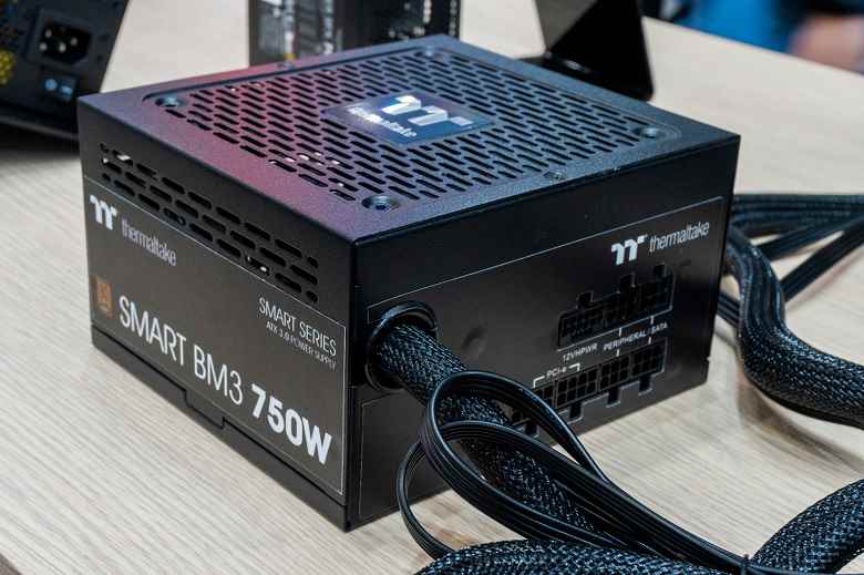 Thermaltake, Tower 200 Kasasını ve Pazarın İlk 12VHPWR Bronz Güç Kaynağını Computex 2023'te Tanıttı