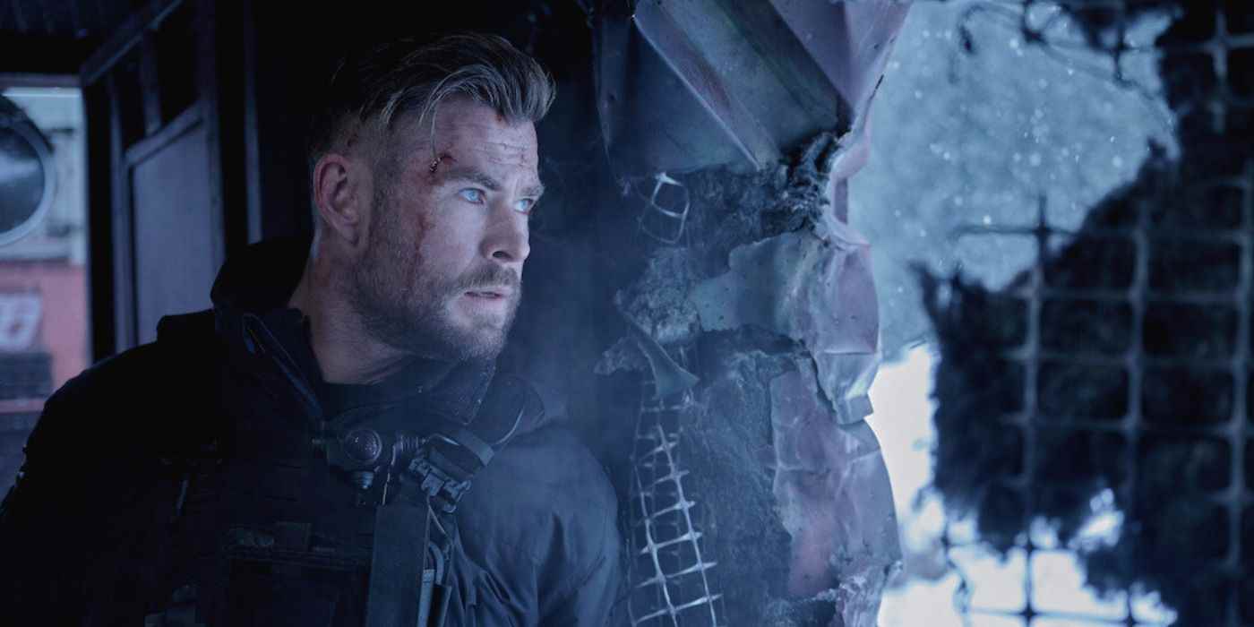 Chris Hemsworth, Ekstraksiyon 2'de trenden yan yan bakıyor