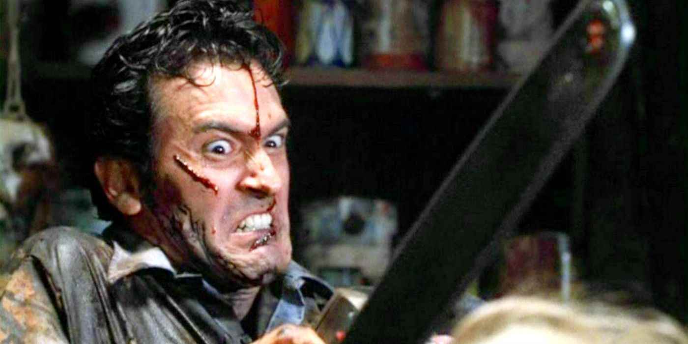 Ash, The Evil Dead'de elektrikli testereyle bir Deadite ile savaşıyor