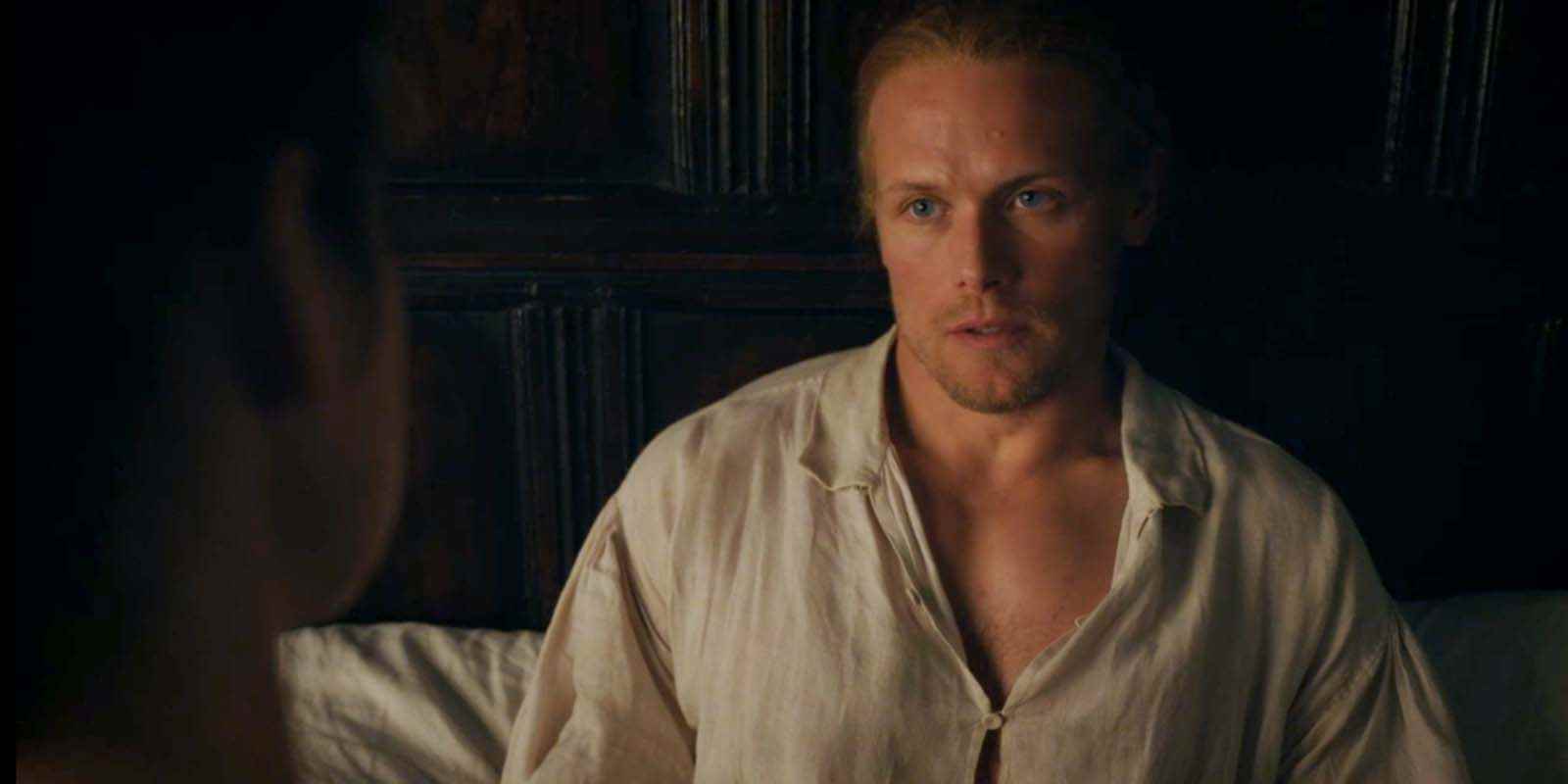 Outlander 7-1 sezonunda Jamie Fraser rolünde Sam Heughan